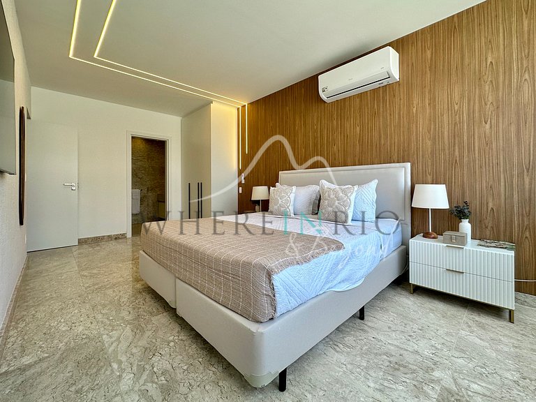 Beachfront apartment in Copacabana