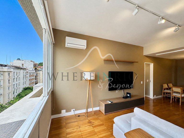 Renovated apartment with open views in Copacabana
