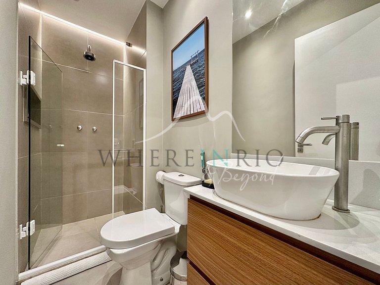 Apartamento reformado com vista aberta em Copacabana