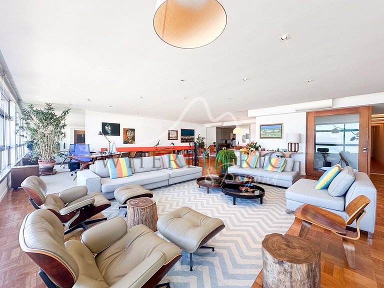 Beachfront apartment in Copacabana