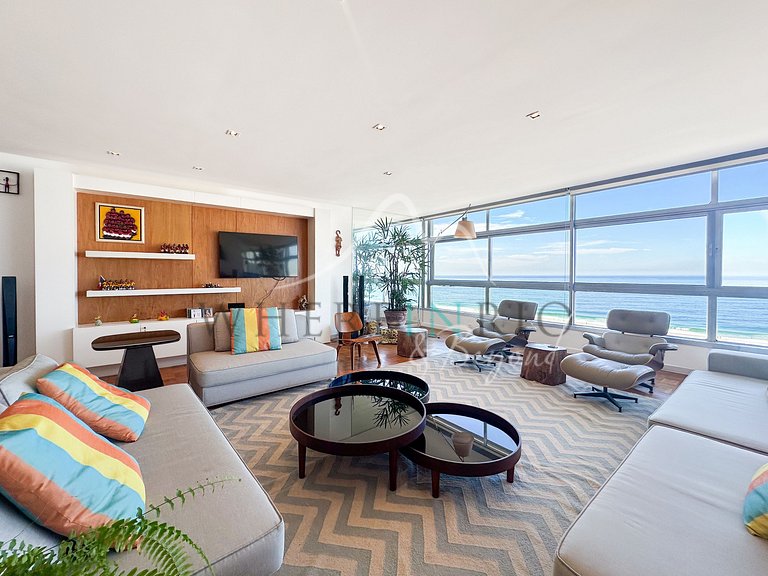 Beachfront apartment in Copacabana