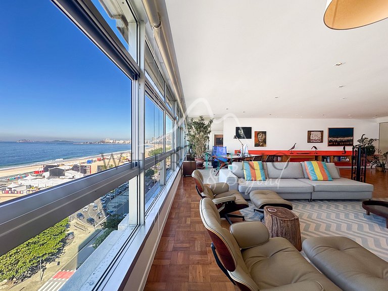 Beachfront apartment in Copacabana