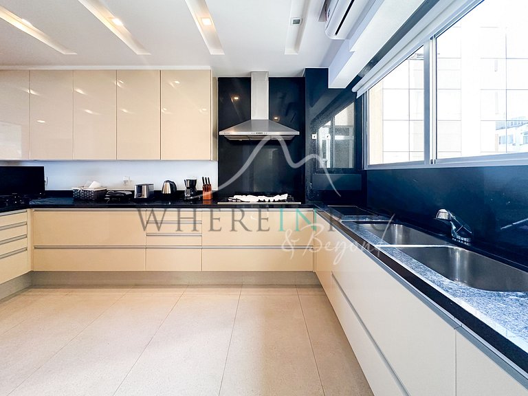 Beachfront apartment in Copacabana