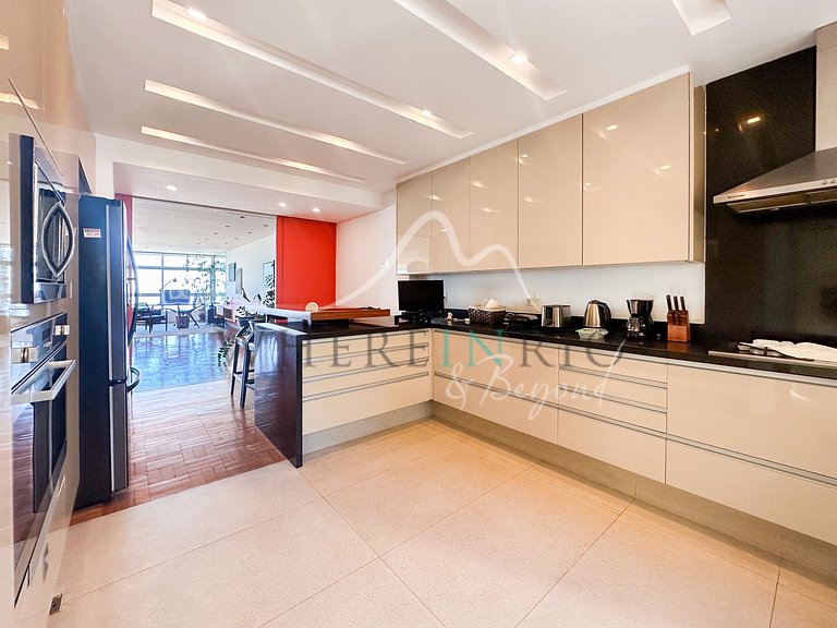 Beachfront apartment in Copacabana