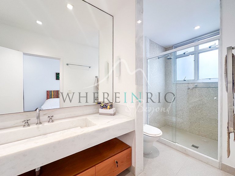 Beachfront apartment in Copacabana